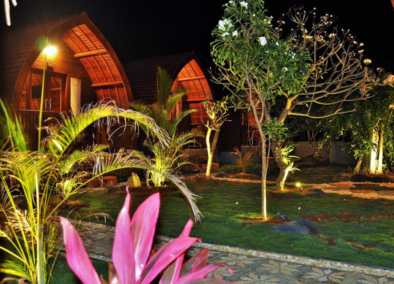 Setilas Bungalows Batununggul Exterior foto