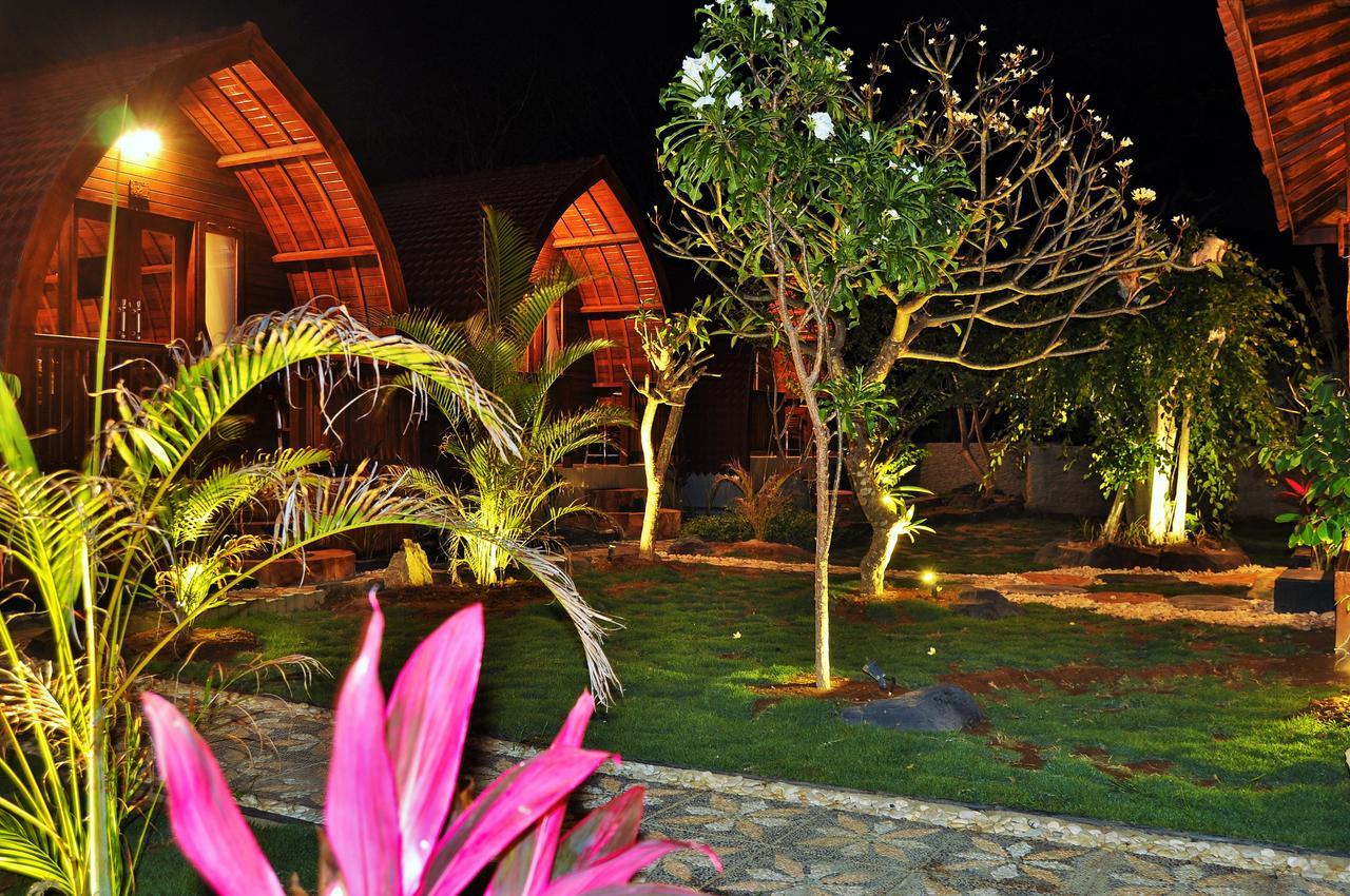 Setilas Bungalows Batununggul Exterior foto